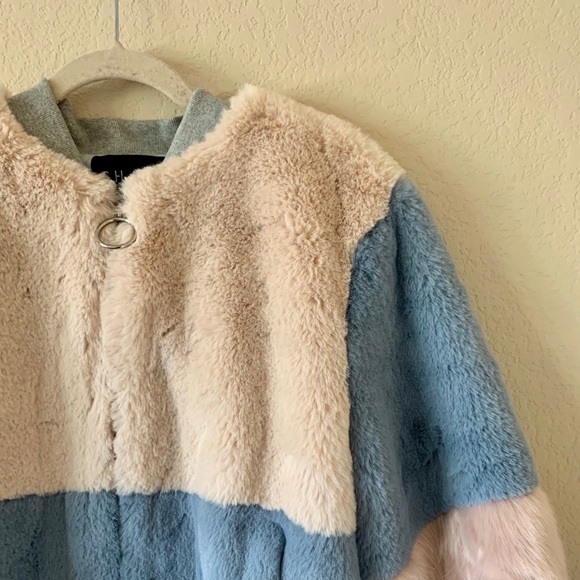 Shaci Faux Fur Coat - Picture 2 of 3